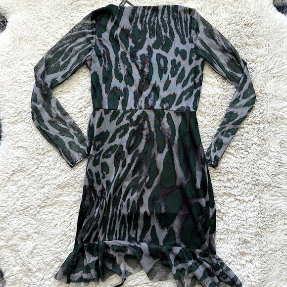 *NWT* Pretty Little Thing Green Long Sleeve Mesh Mini Side Ruched Dress US Sz 4 - Picture 10 of 11